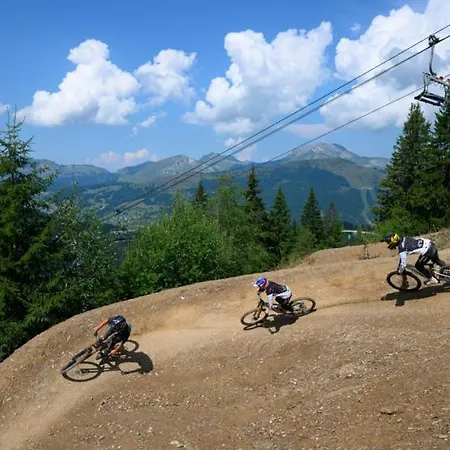 Le Pied Des Pistes, 5 Pers, Balcon Sud Est, Vue Sur Les Montagnes Apartmán *