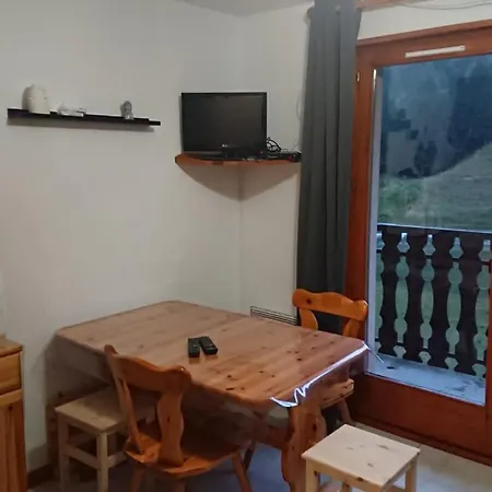 Le Pied Des Pistes, 5 Pers, Balcon Sud Est, Vue Sur Les Montagnes Apartmán